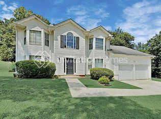 2802 Crestworth Ln, Buford, GA 30519