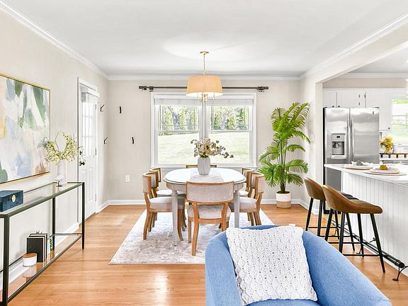 4th image of 4233 Spring View Ct