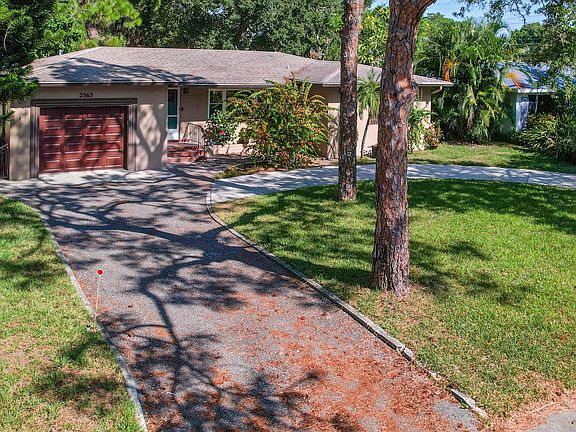 3rd image of 2363 Pinellas Point Dr S