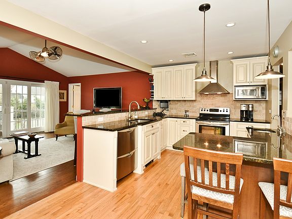 3rd image of 34 Garfield Pl