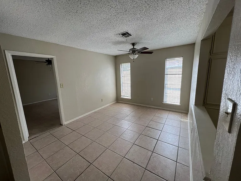 4929 High Meadow Dr — Photo 5