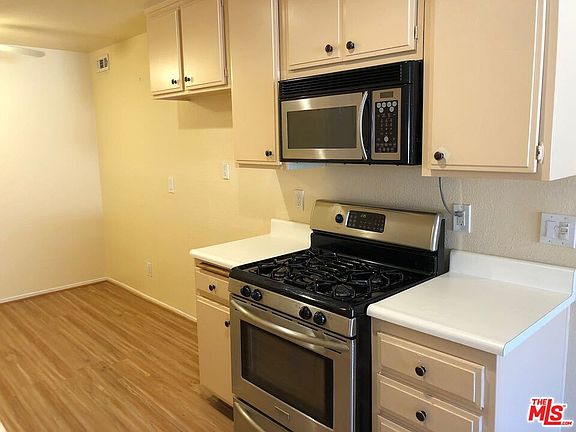 5th image of 5500 Lindley Ave Unit 220