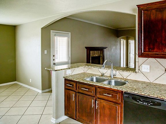 4th image of 2908 Tarrant County Dr