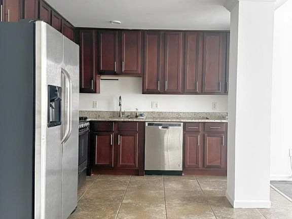 4th image of 190 Culver Ave Unit 104
