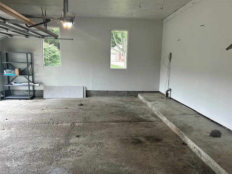 2081 Babcock Dr — Photo 23