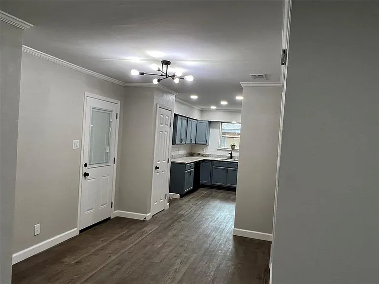1811 Erwin Pl — Photo 4