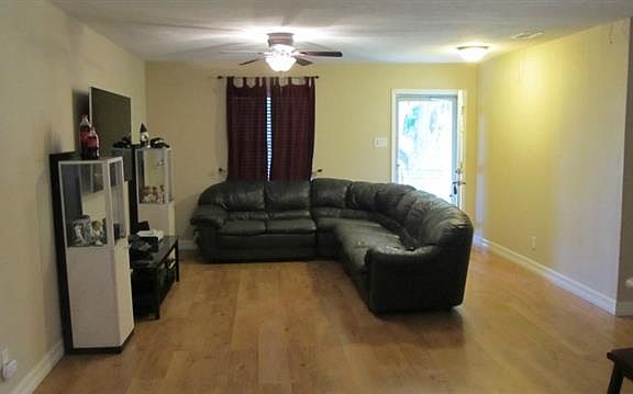 5th image of 438 Sweetbriar Dr