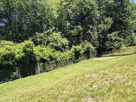 5th image of 6000 Ladd Rd