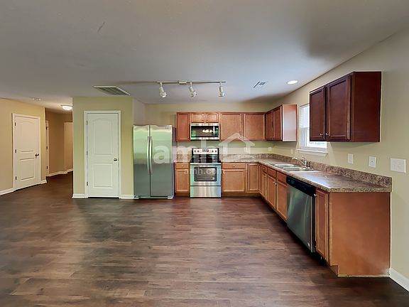 3rd image of 1300 Cathedral Rock Ct