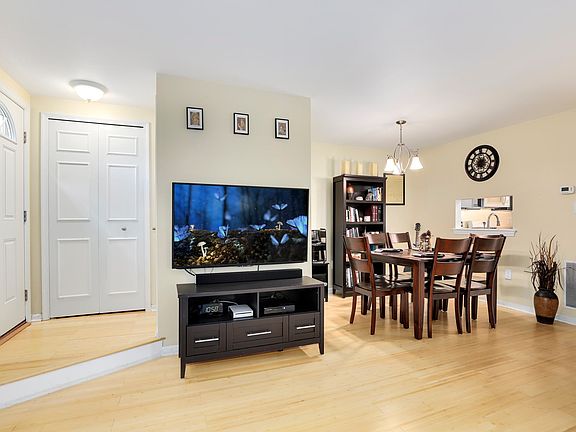 5th image of 7529 Blanford Ct