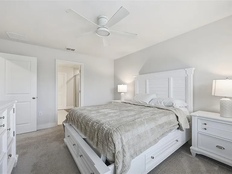 6917 Five Oaks Dr — Photo 20