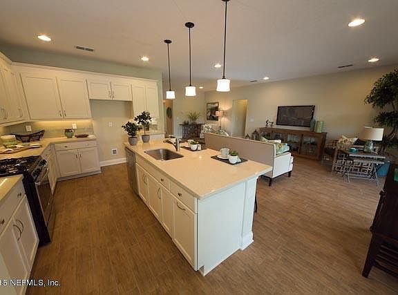 2nd image of 373 Portada Dr