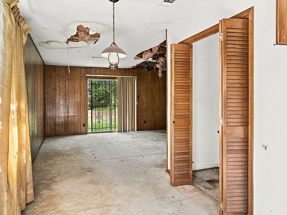 3rd image of 4625 Los Angeles St