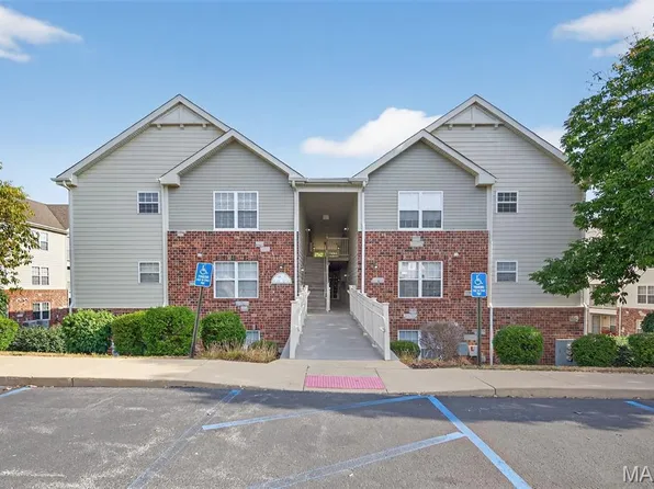 1622 Piedmont Cir #5C, Saint Charles, MO 63304