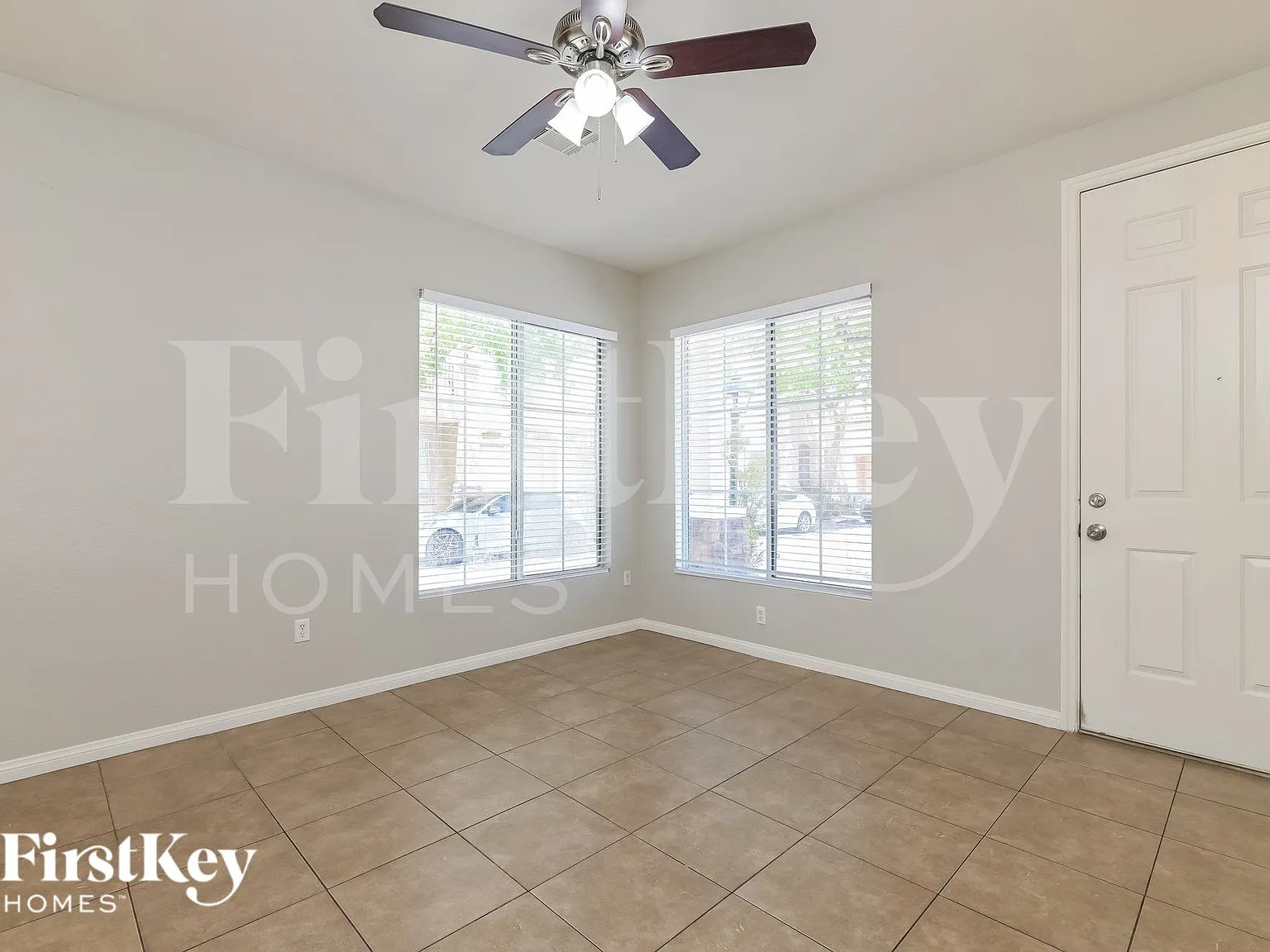 3 bed, 2.0 bath, 1311 sqft, $2,120 — Photo 3