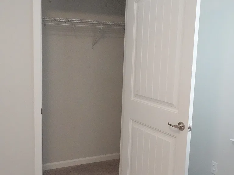 142 Brookline Dr — Photo 38