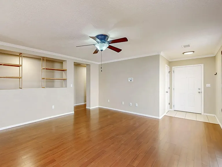 1041 Spring Valley Rd NE — Photo 11