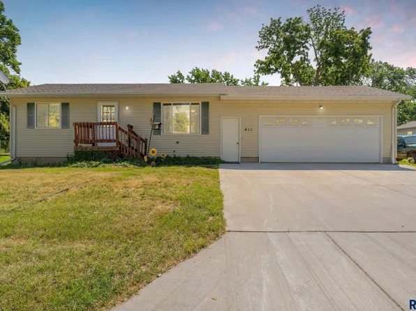 411 S Washington St, Humboldt, SD 57035