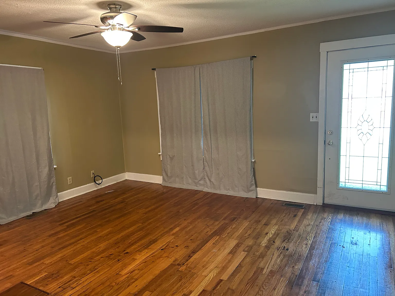 1216 N Spring St — Photo 3