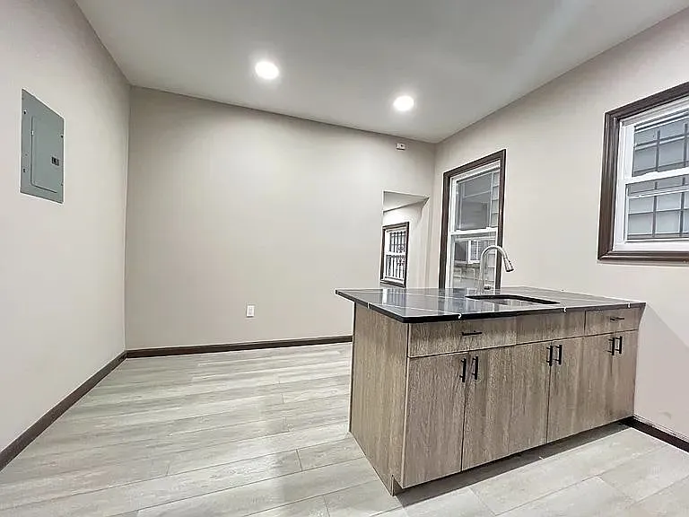 163 Elwood Ave #D — Photo 5