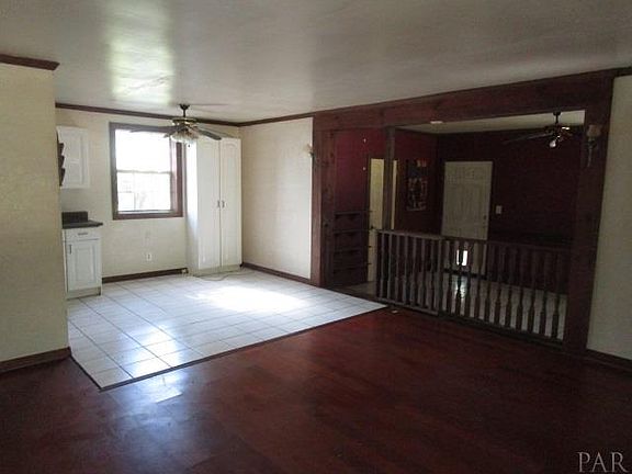 4th image of 553 Hewitt St