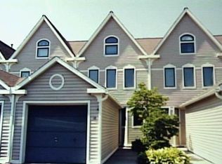 566 Newfield Ave APT 12, Stamford, CT 06905
