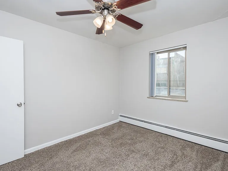 Jersey Apartments — Photo 24