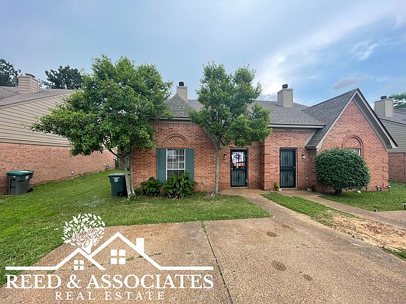 2nd image of 6824 Meadow Chase Ln