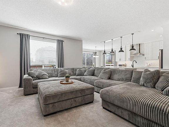 4th image of 73 Morningside Cir N