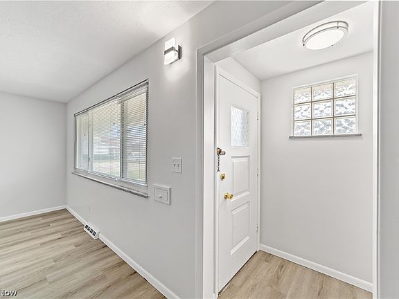 2nd image of 25415 Clubside Dr