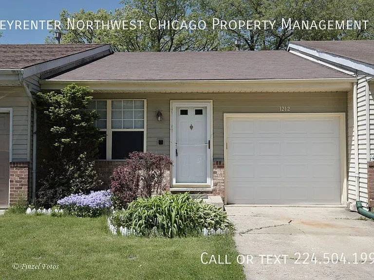 1212 Stratford Ln — Photo 1