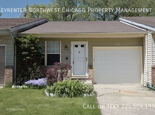 1212 Stratford Ln, Algonquin, IL 60102