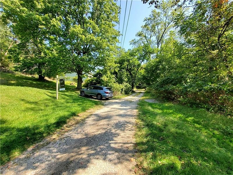 2nd image of 213 Beaver Dr