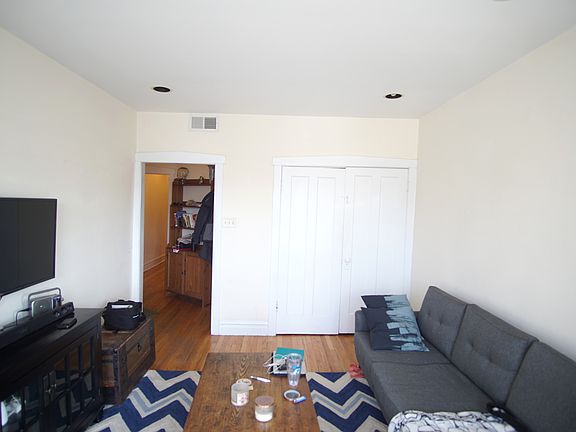 4th image of 4615 N Rockwell St #2