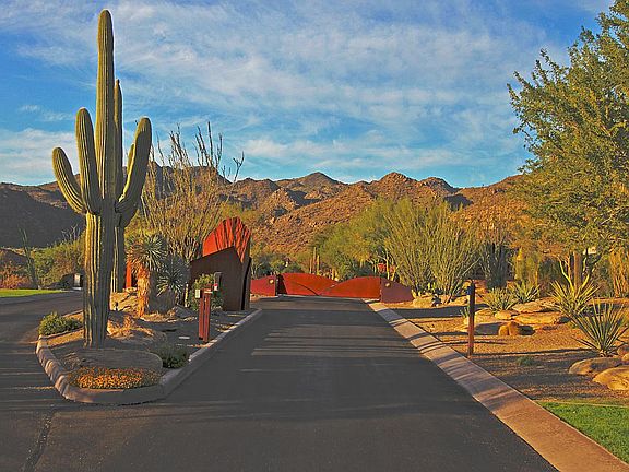 5th image of 14401 N Sunset Gallery Dr