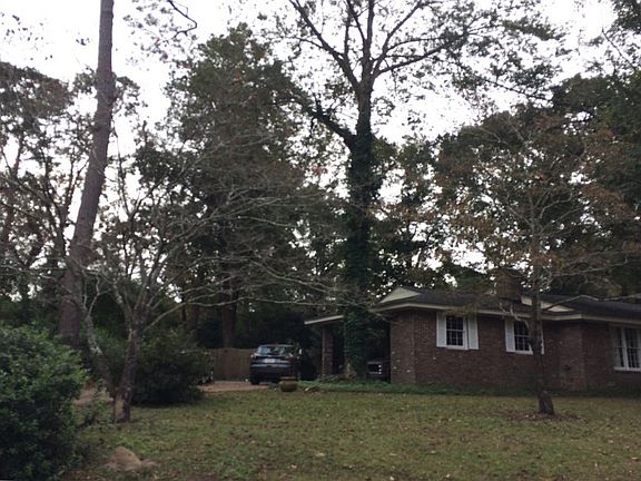 2nd image of 203 Dogwood Cir