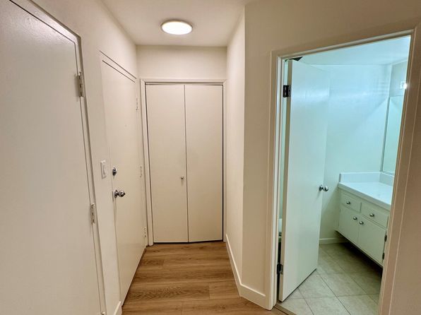 265 S Doheny Dr APT 204