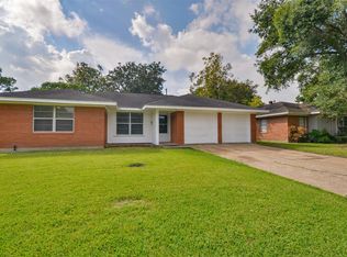 5554 Turtle Creek Rd, Houston, TX 77017