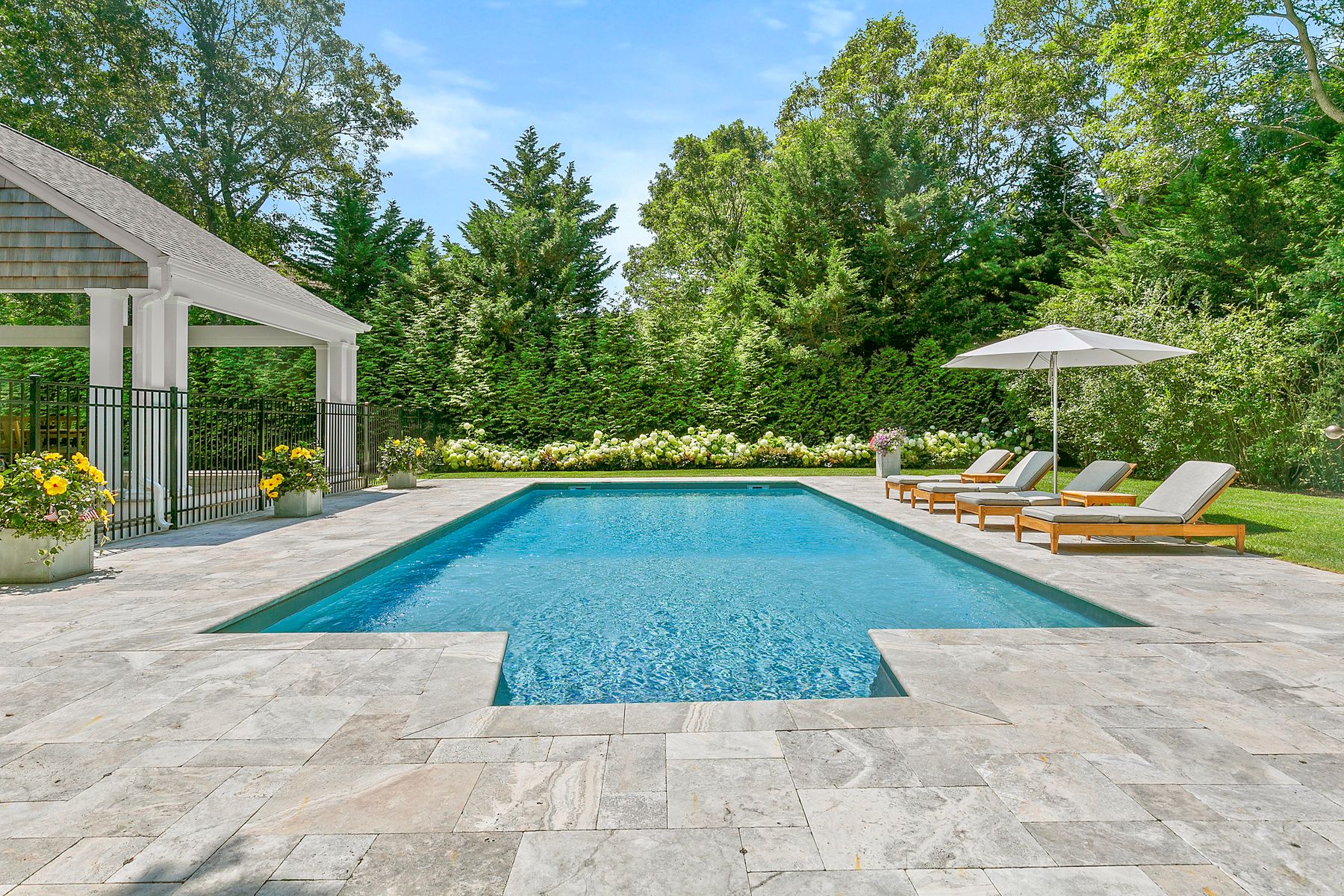 25 Hartley Blvd, East Hampton, NY 11937 Out East