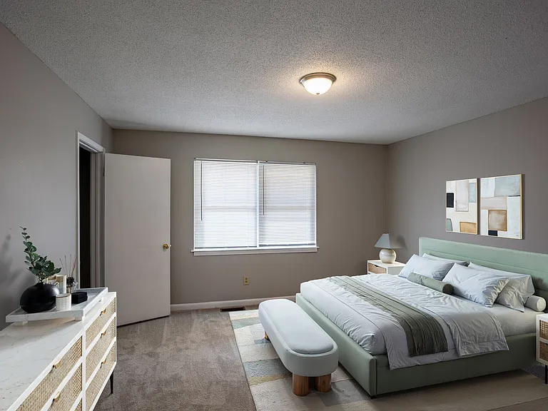Jackson Manor Apartments — Photo 1