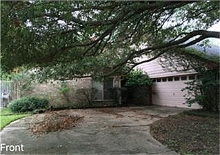 1st image of 6811 Vialinda Dr