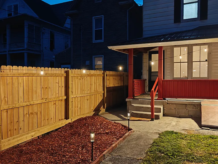118 Shaw Ave — Photo 37