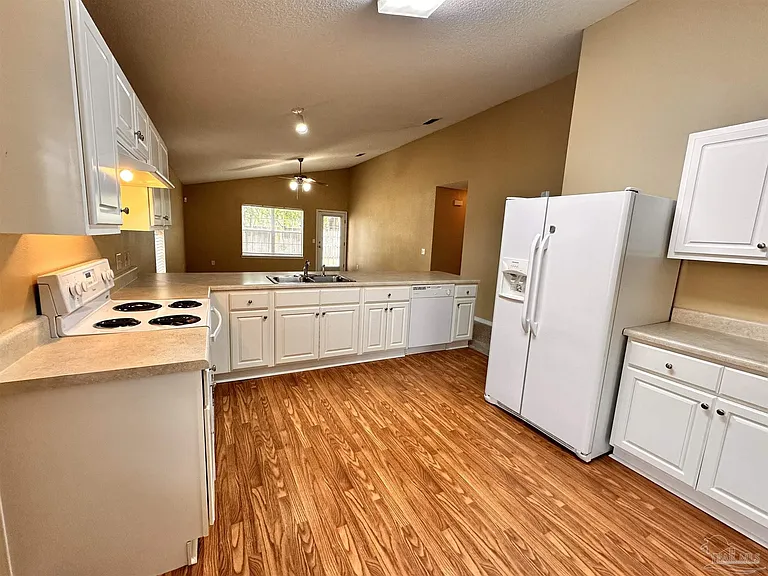 4856 Genevive Ct — Photo 5