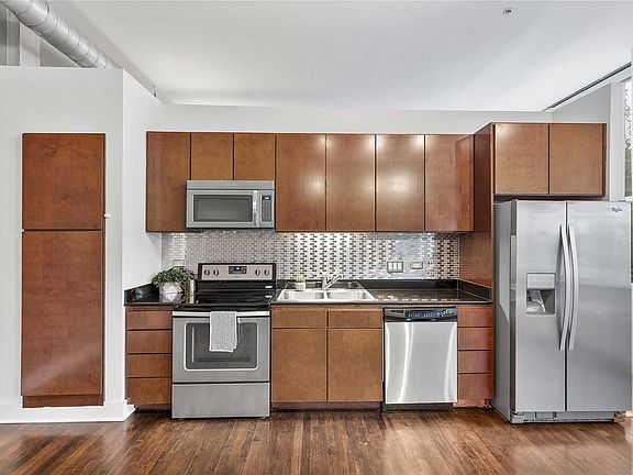 3rd image of 1312 Live Oak St APT 215