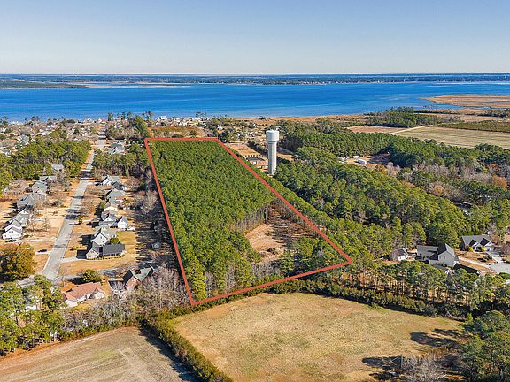 3rd image of 1555 Country Club Road