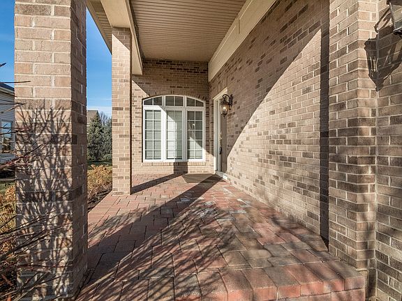 3rd image of 24834 Winterberry Ln