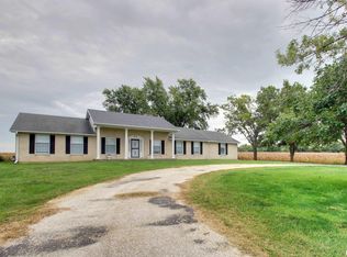 402 North Ave, Plainville, IL 62365
