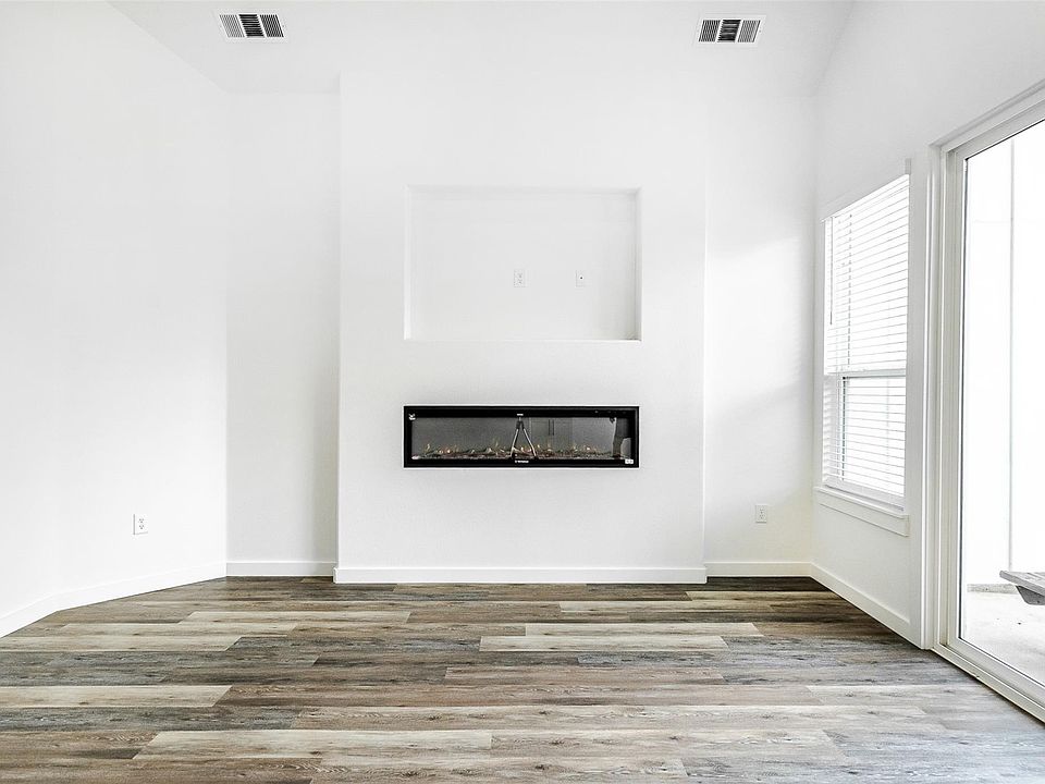 1st image of 252 Amaranta Ln