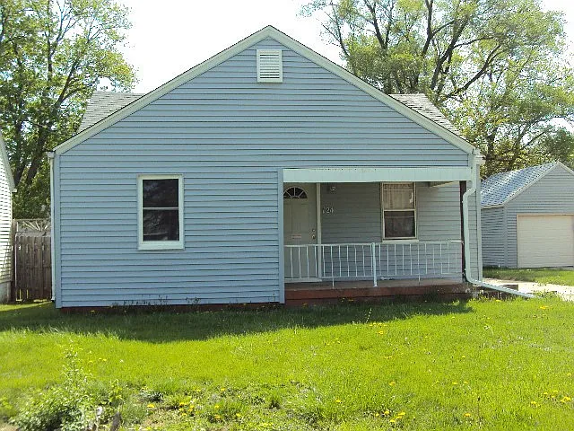 124 Holland Ct photo 1