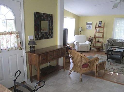 3rd image of 73 Mountain Ash Dr